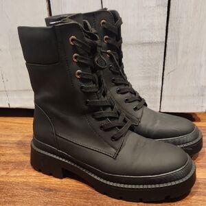 DreamPairs Black Lace-Up Women's Combat Boots Size 9